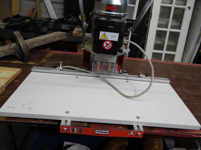 lot 7857 image: Vitap - Cabinet Router Model H3