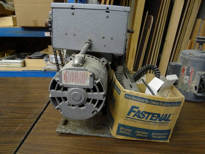 lot 7870 image: Commercial Door Opener - Cornell
