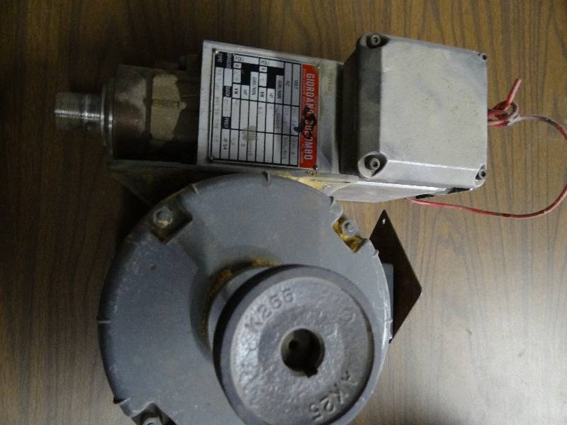 lot 7871 image: Lot of 2 Motors