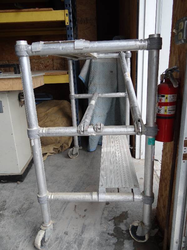 lot 7875 image: Werner Model 4154 Mobile Work Platform