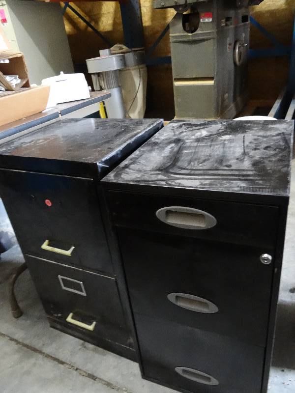 lot 7887 image: Lot of 2 - 2 Drawer Filing Cabinets