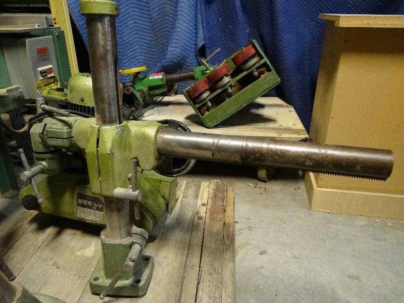 lot 7896 image: Power Feeder - CEG