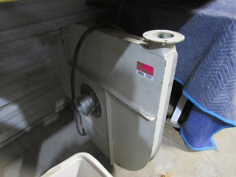 lot 7909 image: Vacuum - Wide Belt Sander