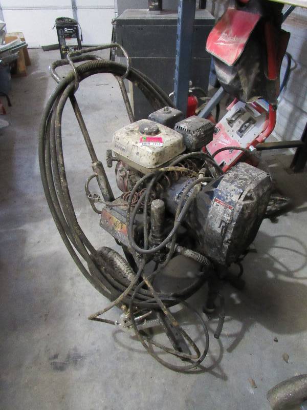 lot 7914 image: Graco Commercial Paint Sprayer
