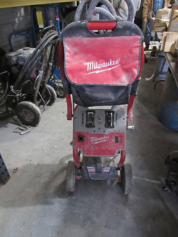 lot 7915 image: Milwaukee Paint Sprayer