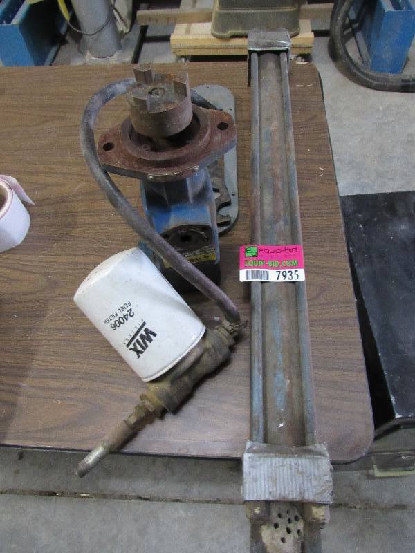 lot 7935 image: Lot of Machine Parts