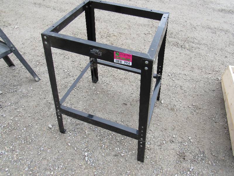 lot 7951 image: Tool Stand