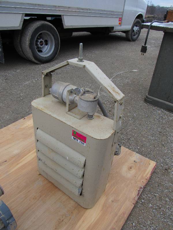 lot 7969 image: Singer Gas Shop Furnace