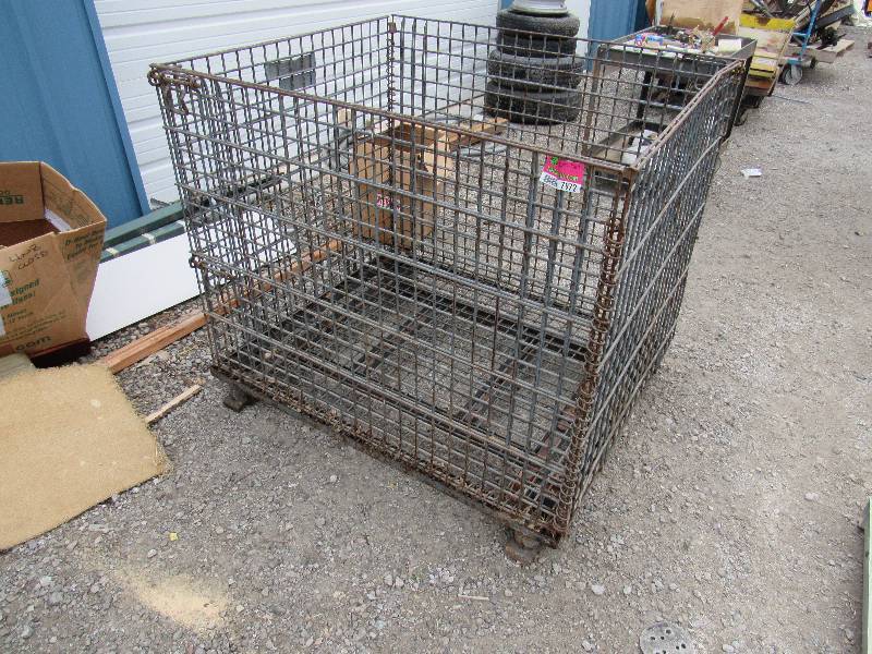 lot 7972 image: Metal Wire Bin