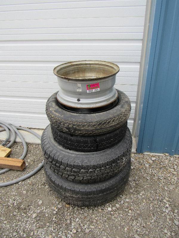 lot 7976 image: Lot of Tires (Various) and Wheel