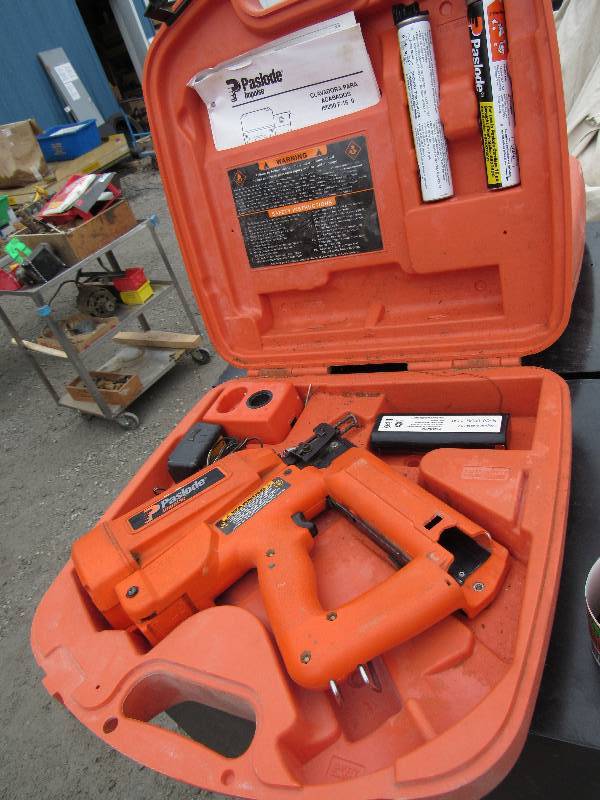 lot 7998 image: Paslode Nailer in Case