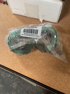 lot 7862034 image: protective eye goggles 7pair