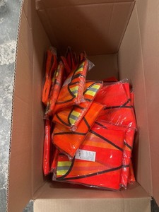 lot 7862038 image: box of assorted safety vests
