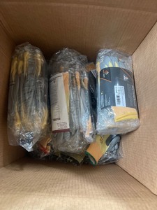 lot 7862040 image: box of polyurethane gloves