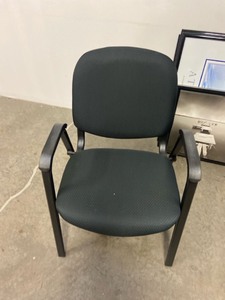 lot 7862176 image: Waiting Room Chair
