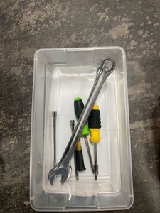 lot 7862199 image: Box of Misc Wrenches, screwdrivers
