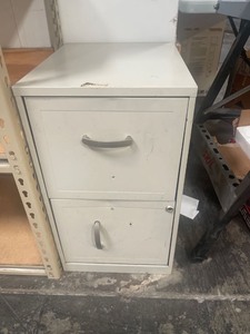lot 7862212 image: 2 drawer metal file cabinet