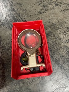 lot 7862229 image: Misc Box of Large Magnifiers