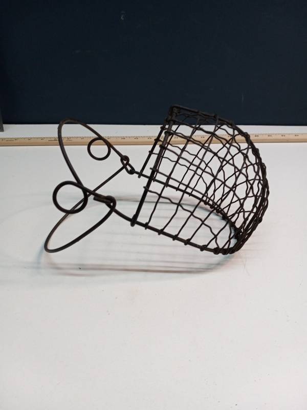 lot 12363 image: Vintage Wire Mesh Muzzle Guard