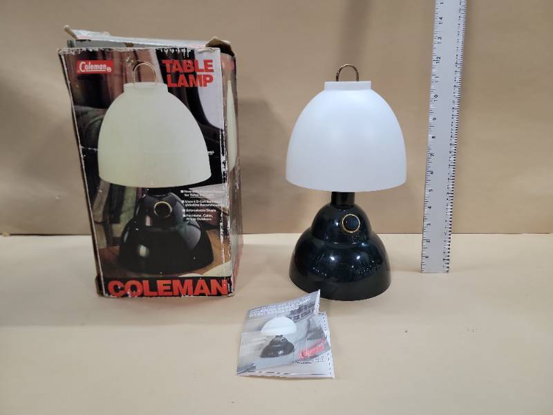 lot 12496 image: Vintage Coleman Battery Operated Table Lamp Model 5370-1900