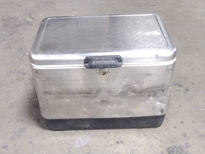 lot 506 image: Retro Style Coleman Aluminum Cooler