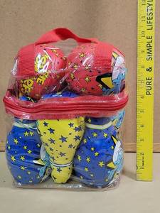 lot 8700 image: The Smurfs Bowling Pin Set with Carry Case