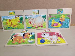 lot 8710 image: Farm Animals Wooden Jigsaw Puzzle Set