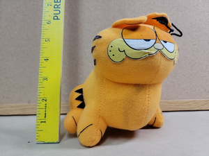 lot 8719 image: Vintage Garfield Plush Toy