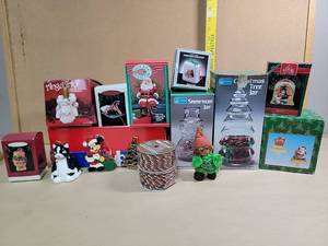 lot 8726 image: Vintage Christmas Decorations Collection Lot