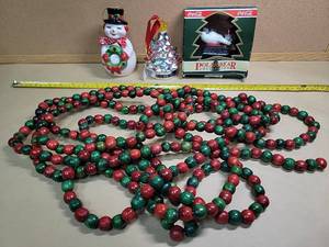 lot 19420 image: Vintage Christmas Decorations Collection with Coca-Cola Polar Bear