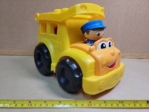 lot 19422 image: Mega Bloks Yellow School Bus with Driver Figure