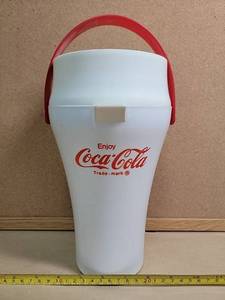 lot 19432 image: Vintage Coca-Cola Plastic Ice Bucket