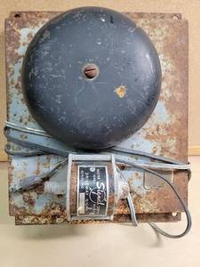 lot 19436 image: Vintage Industrial Master Signal Bell Assembly