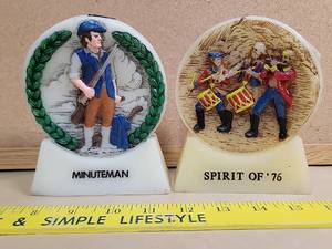 lot 30015 image: Vintage American Revolution Commemorative Miniature Plaques Set