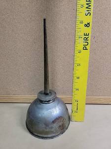 lot 30021 image: Vintage Eagle Oil Can
