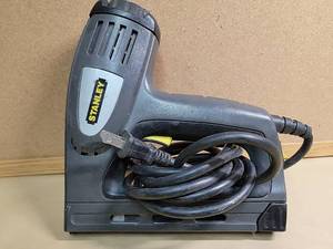 lot 30035 image: Stanley Electric StaplerBrad Nailer