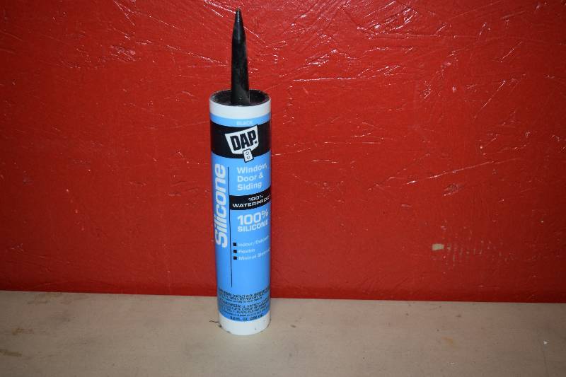 lot 8 image: 12 Tubes DAP Window Door & Siding Silicone Caulk