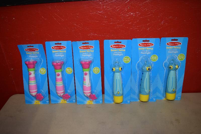 lot 29 image: 6 Melissa & Doug Sunny Patch Flashlights