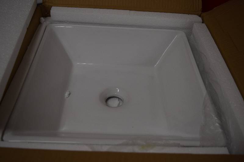 lot 40 image: Bathroom Sink