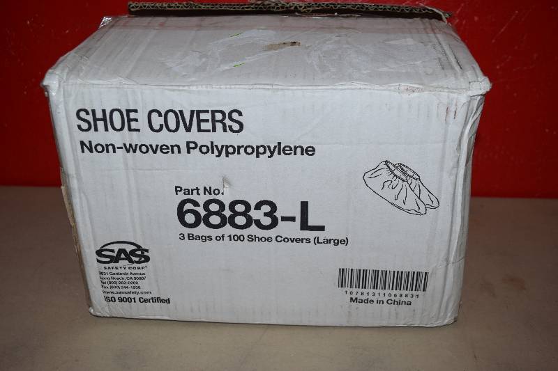 lot 107 image: 200 SAS Shoe Covers
