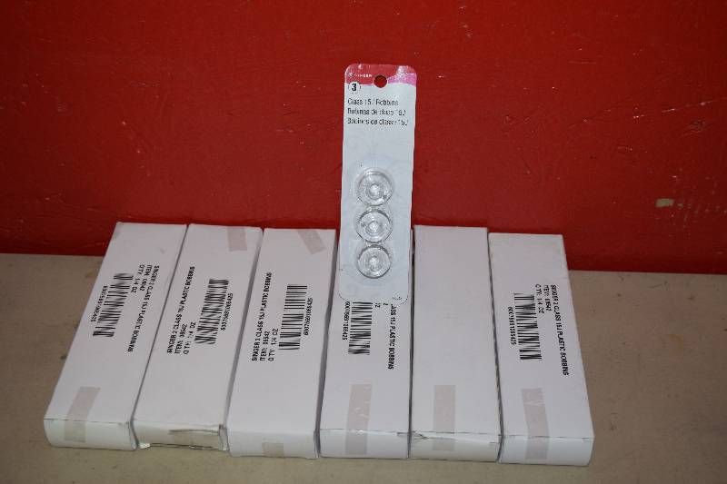 lot 129 image: 57 Singer Class 15J Bobbins