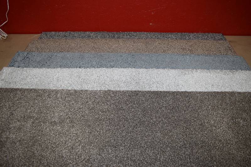 lot 136 image: 10 Rugs