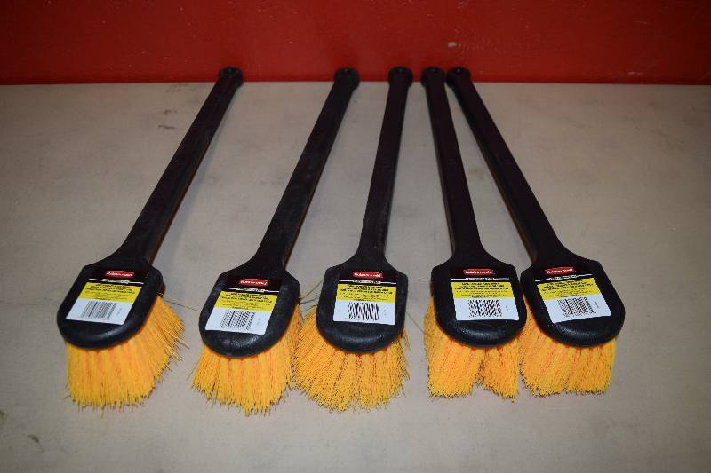 lot 145 image: 5 Rubbermaid Long Handled Scrub Brushes