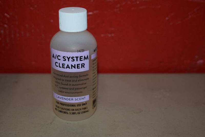 lot 185 image: 11 Bottles AC System Cleaner