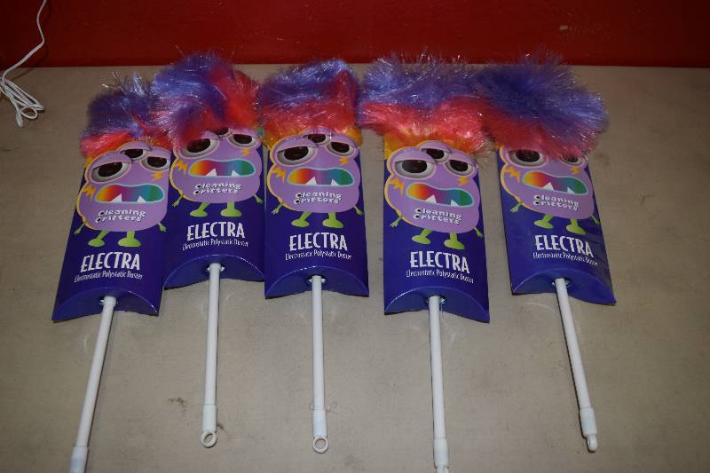 lot 205 image: 5 Cleaning Critters Electra Electrostatic Polystatic Dusters