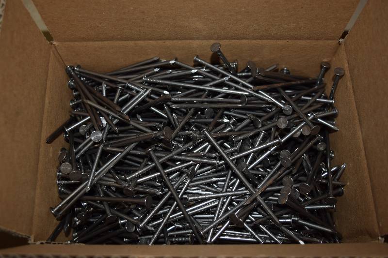 lot 210 image: 10 Pound Box Fas-N-Tite Framing Nails