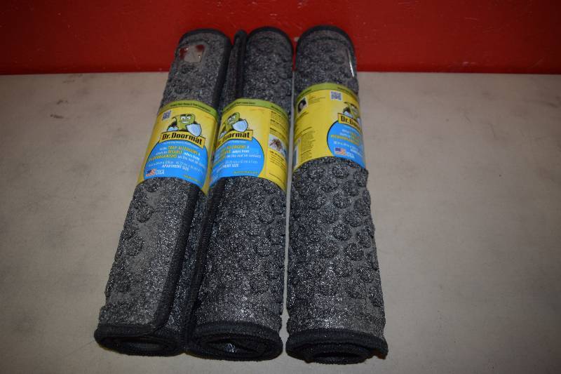 lot 237 image: 3 Dr Doormat Rugs