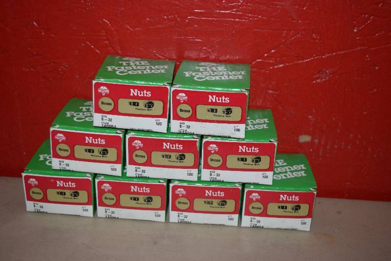 lot 255 image: 900 Hillman Nuts