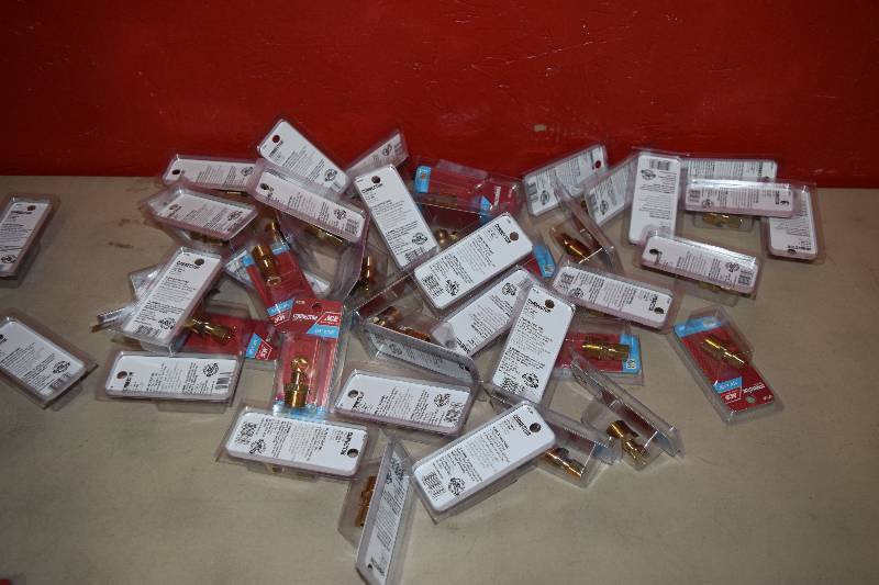 lot 257 image: 45 Ace Connectors Flare