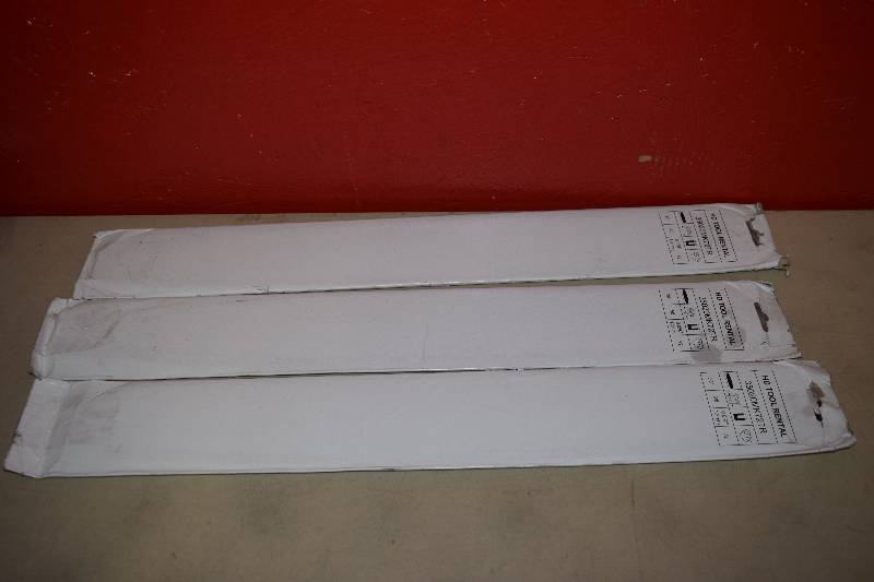 lot 266 image: 3 Home Depot Chainsaw Bars